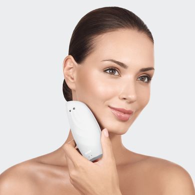 Очищувальна щітка для обличчя GESKE Sonic Thermo Facial Brush&Face-Lifter 8в1 white